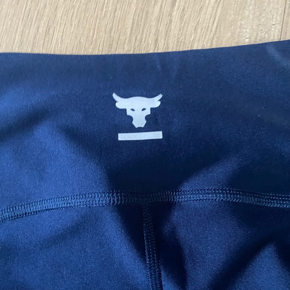 Under Armour Project Rock Cropped leggings - Picture 2 of 3